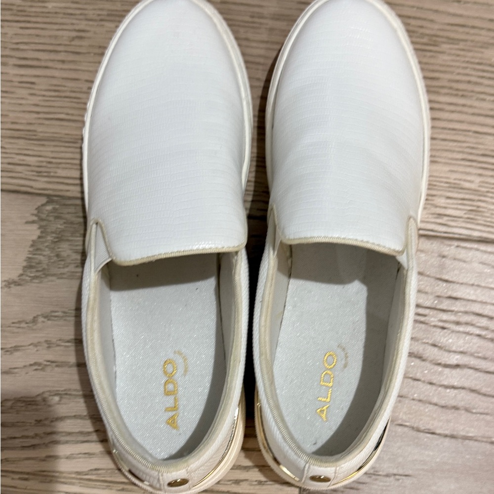 Aldo Crendann White and Gold Casual Slip On Shoe - Size 10